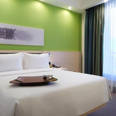 Hampton By Hilton Minsk City Centre Buitenkant foto