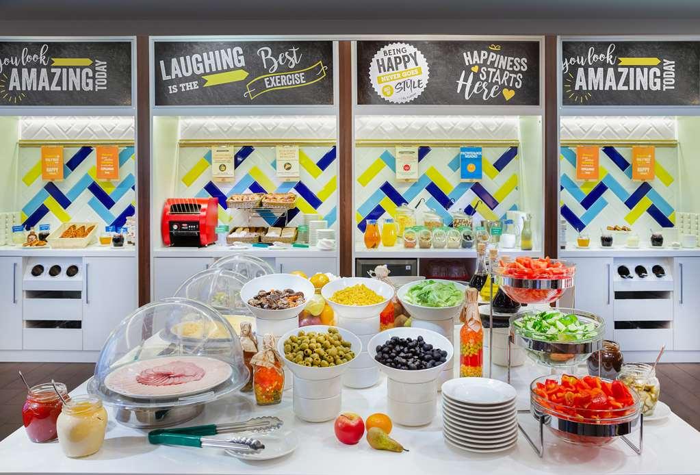 Hampton By Hilton Minsk City Centre Restaurant foto