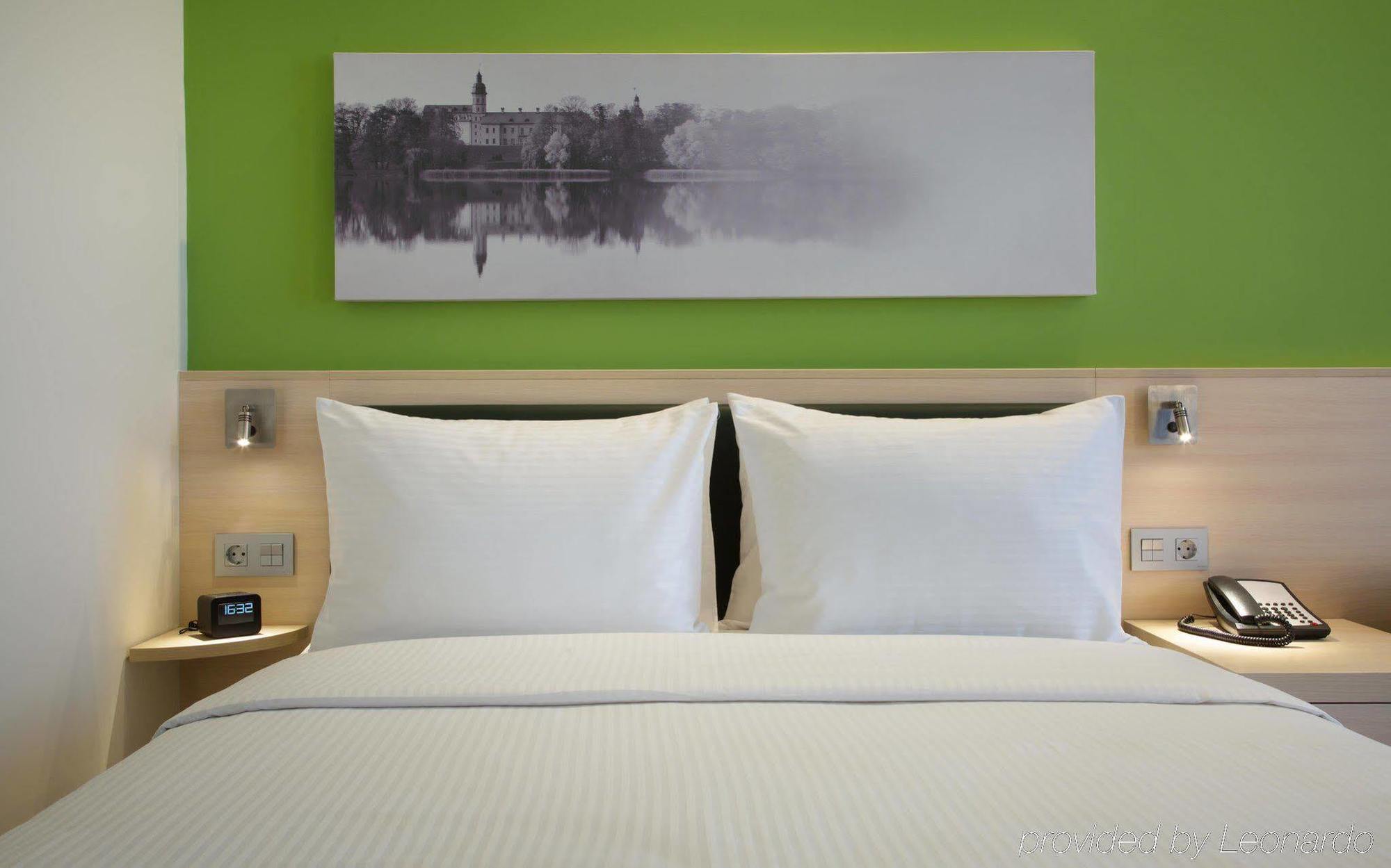 Hampton By Hilton Minsk City Centre Buitenkant foto