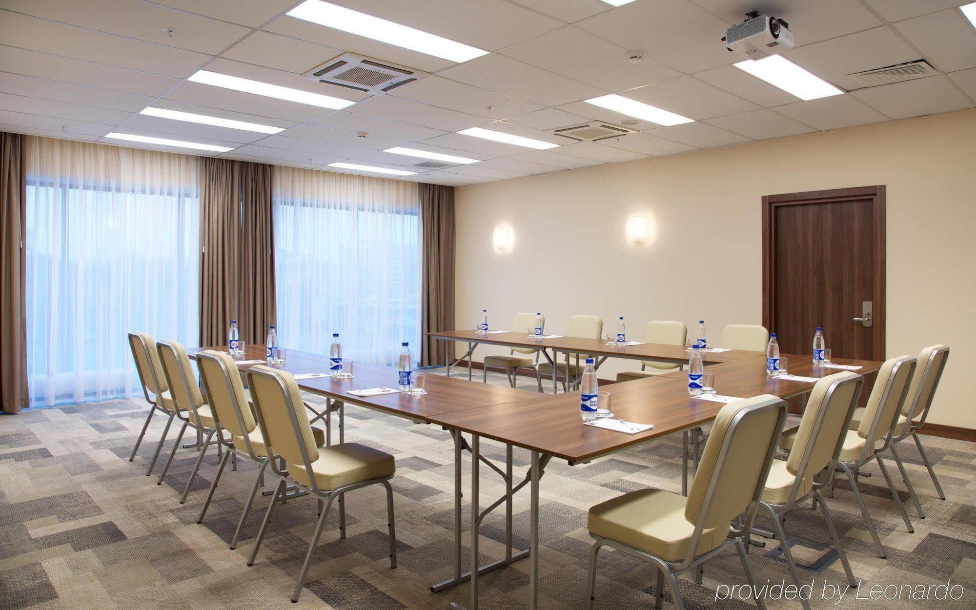 Hampton By Hilton Minsk City Centre Buitenkant foto