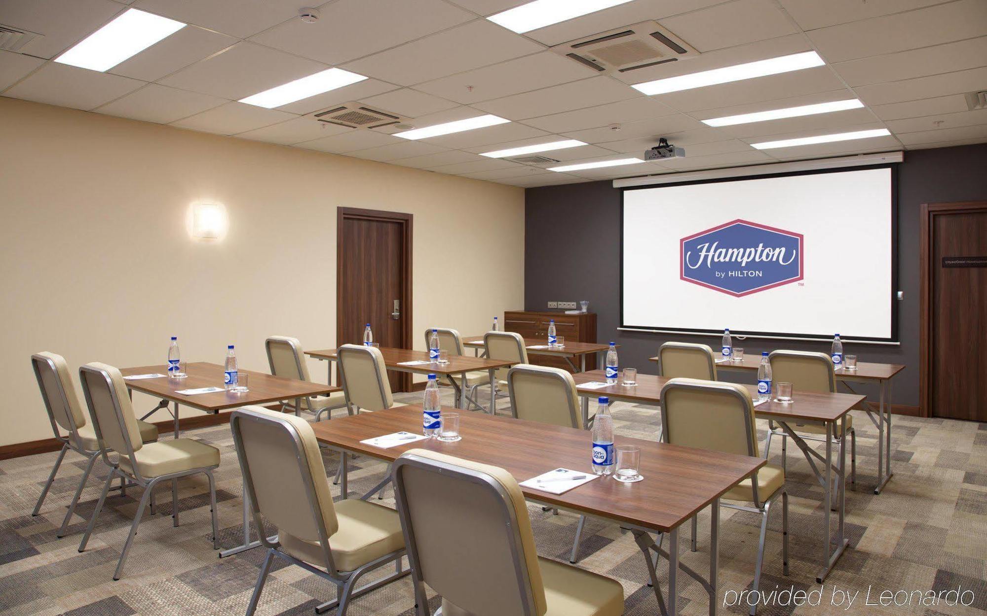 Hampton By Hilton Minsk City Centre Buitenkant foto