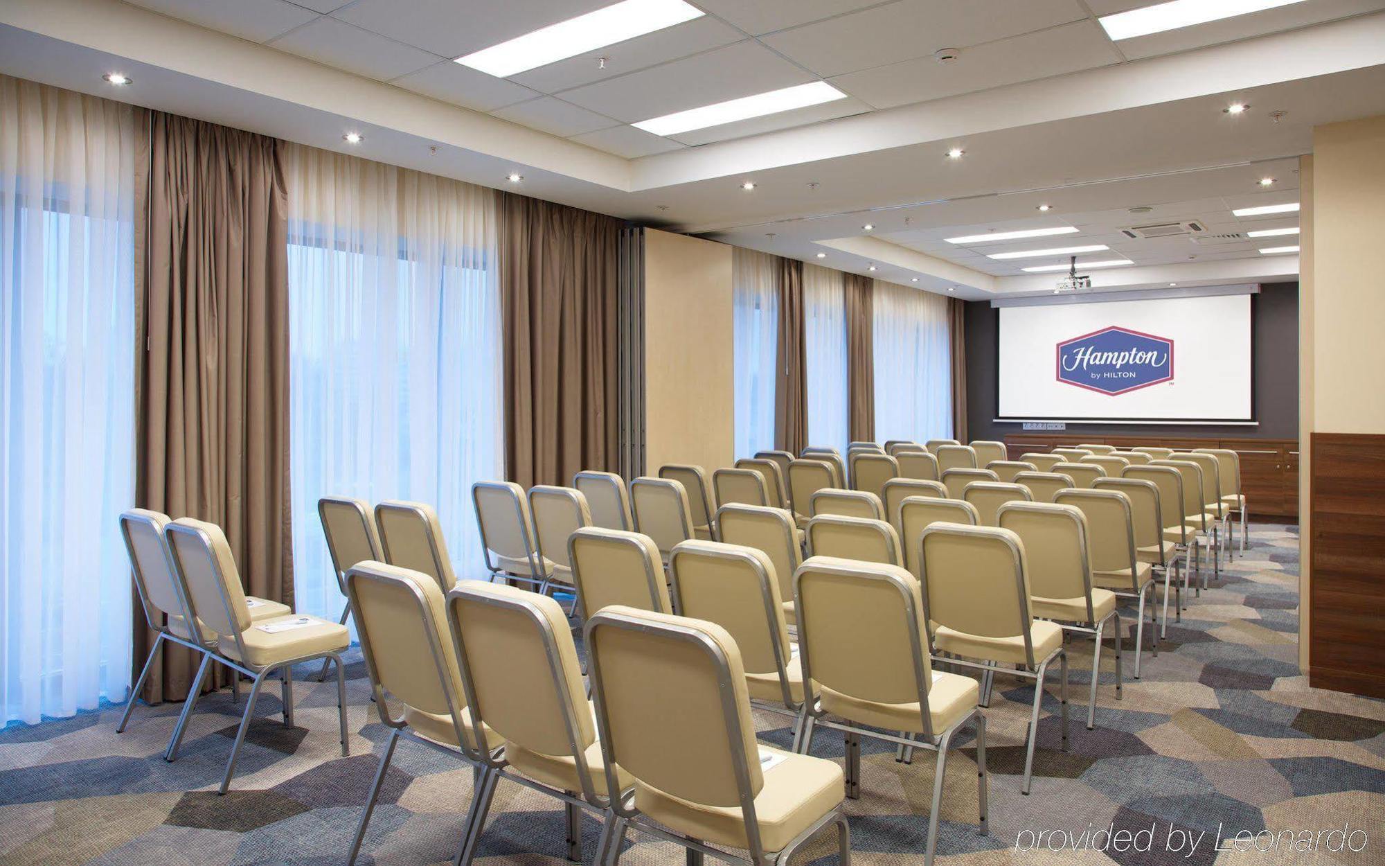 Hampton By Hilton Minsk City Centre Buitenkant foto